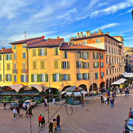 Appartamento Bergamo Centro Piazza Pontida - The Italian Escape Екстериор снимка